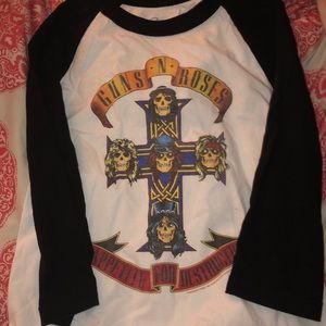 black and white guns and roses tee